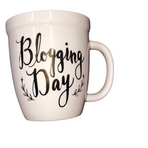 Blogging Day Bloggers gold calligraphy coffee mug